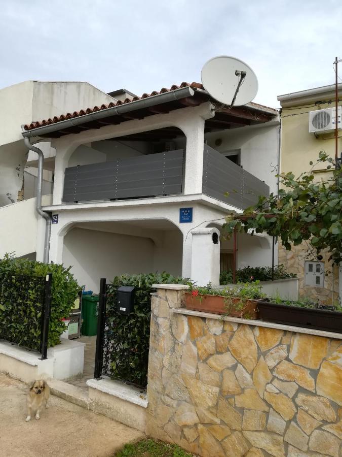 Holiday Home Manuela Fazana Exterior photo